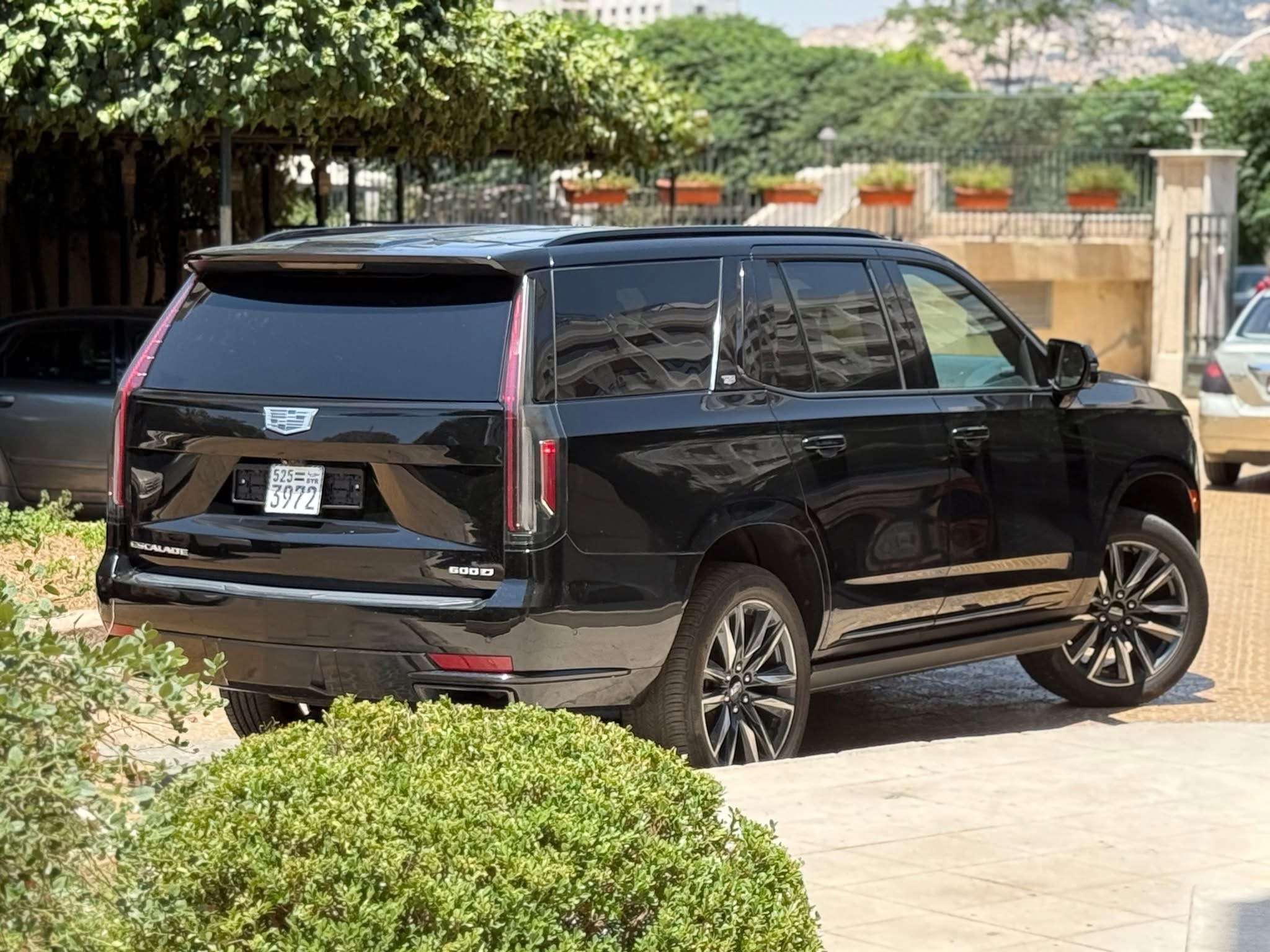Cadillac Escalade Platinum Diesel - دمشق - صورة 2