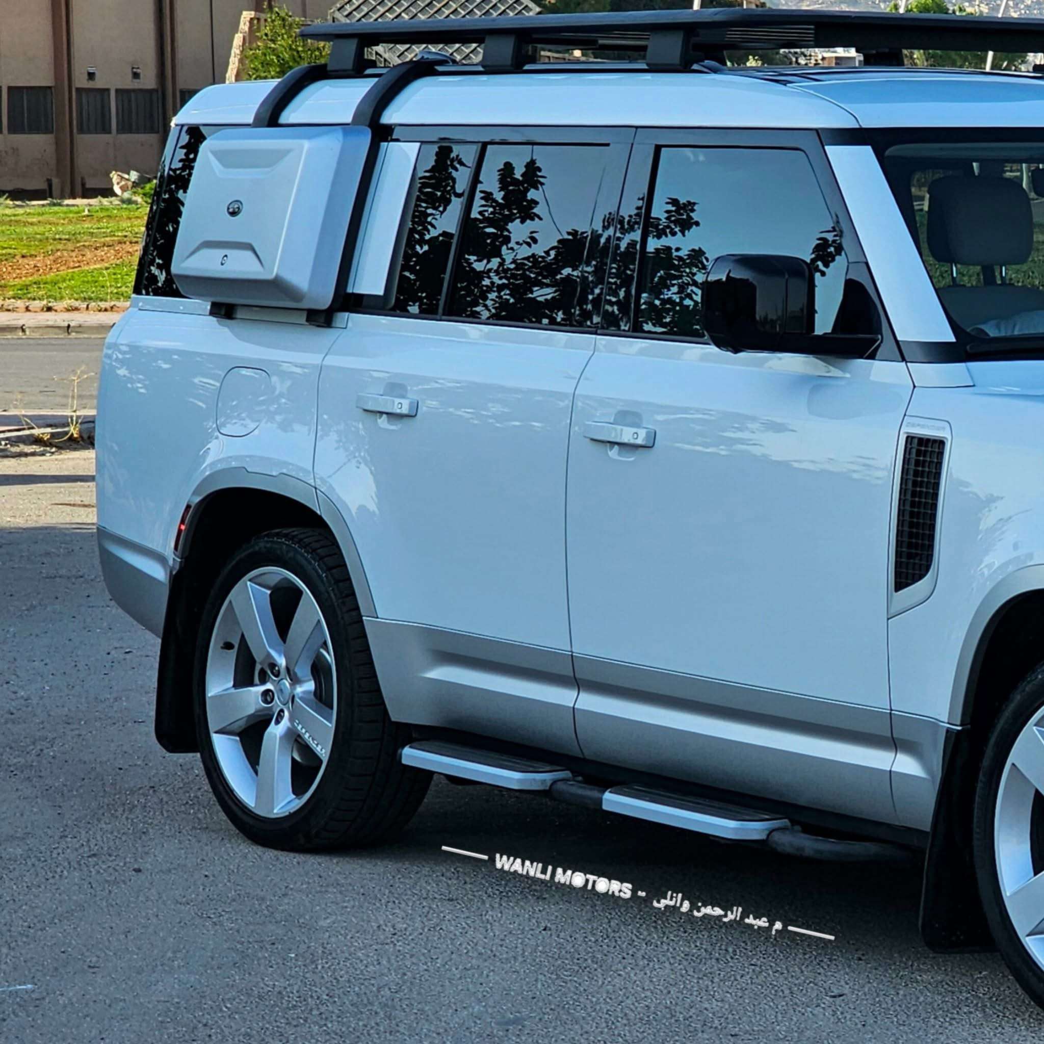 Land Rover Defender P400 - صلخد - صورة 4