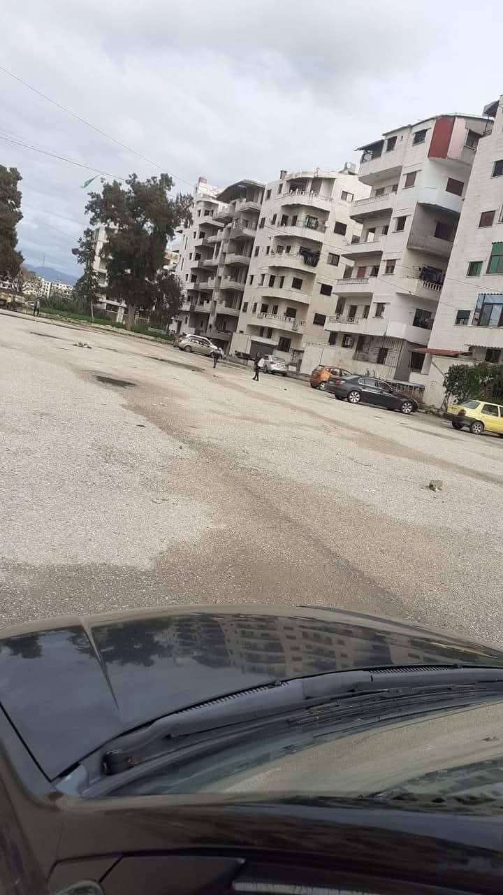 شقة للبيع تجهيز ممتاز بموقع ممتاز جبلة - جبلة - صورة 2