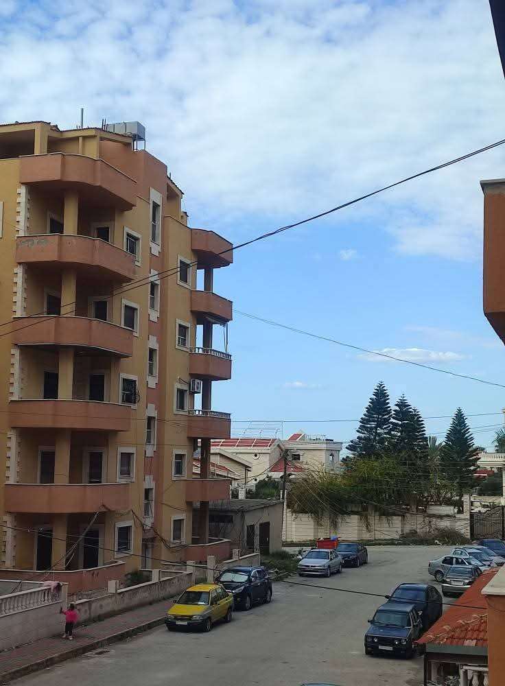 شقة سكنية على كورنيش جبلة - صورة 5
