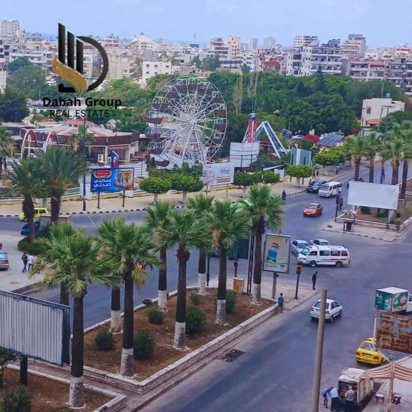 واجهة ثلاثية على الشارع الرئيسي اللاذقية - اللاذقية