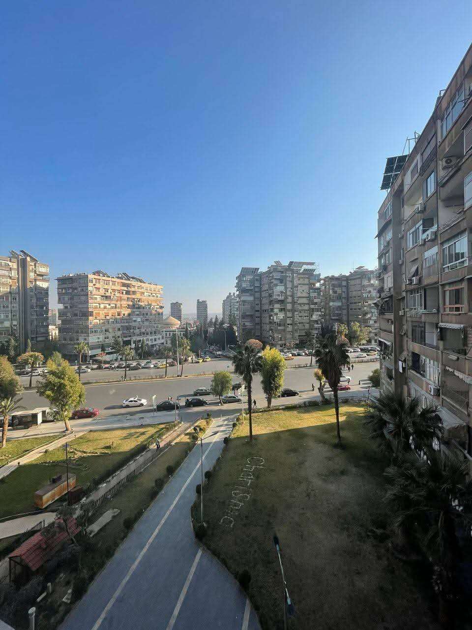 للبيع بسعر مغري جدا بالمزةاتوستراد - دمشق - صورة 3