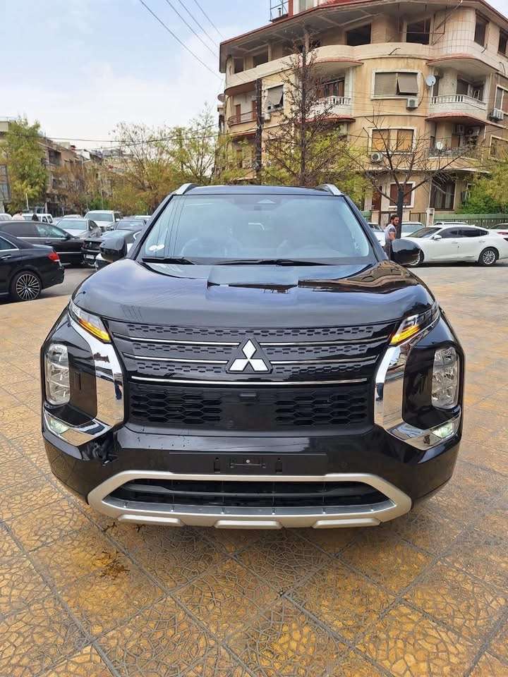 ميتسوبيشي اوتلاندر - دمشق