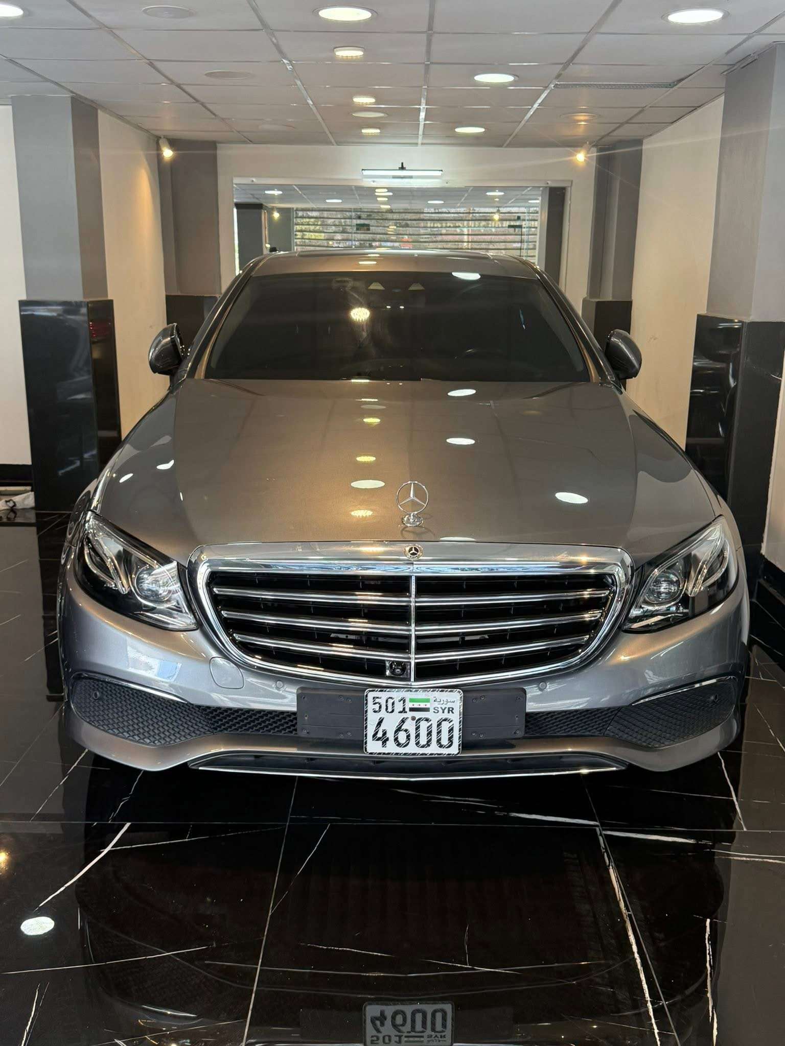 Mercedes E300 - طرطوس