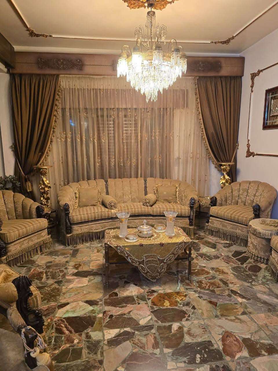 شقه سكنيه بمساحه 250م - اللاذقية - صورة 4