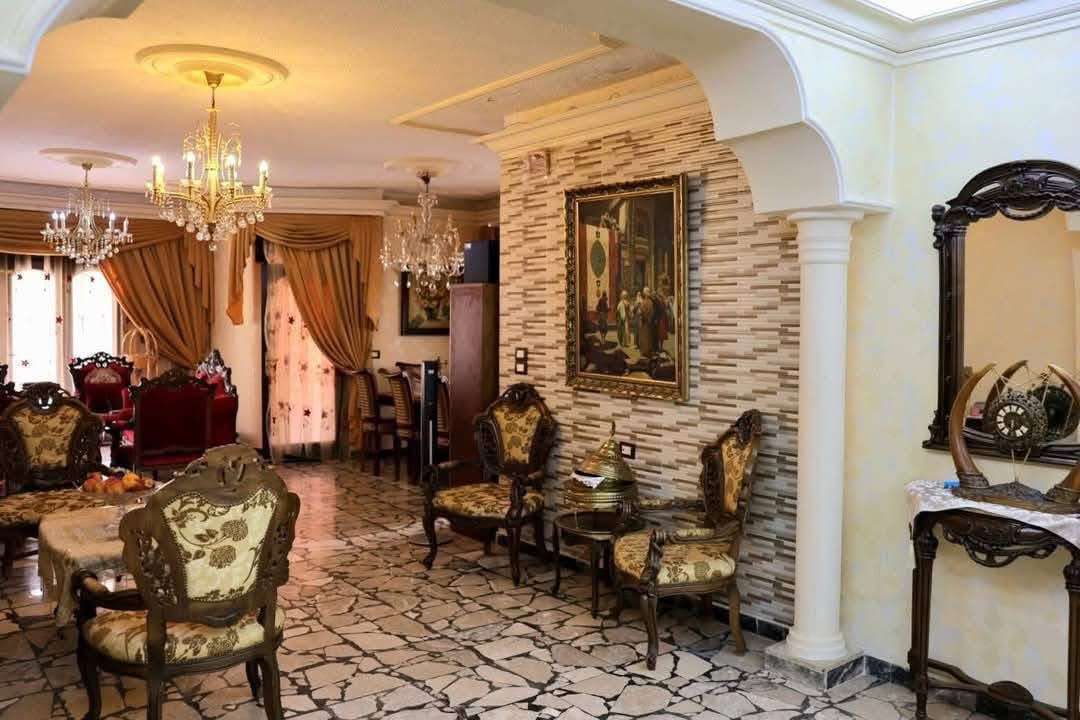 شقه سكنيه بمساحه اجماليه 500م - اللاذقية