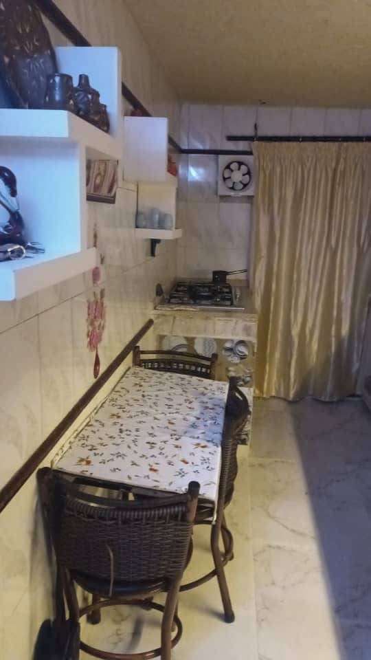 شقه سكنيه جاهزه مع سطح قابل للاعمار 200م - اللاذقية - صورة 2