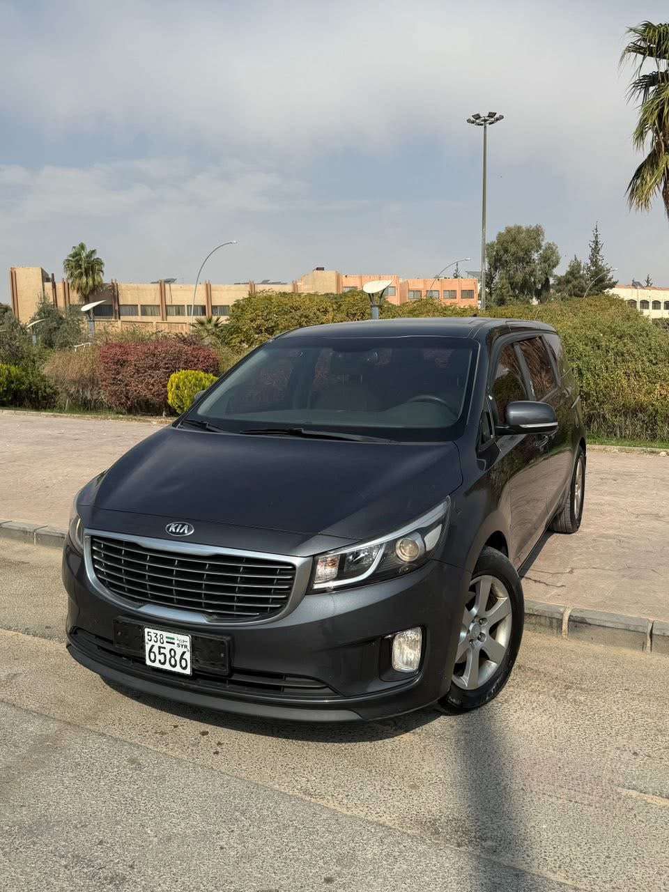 Kia Carnival - دمشق - صورة 2