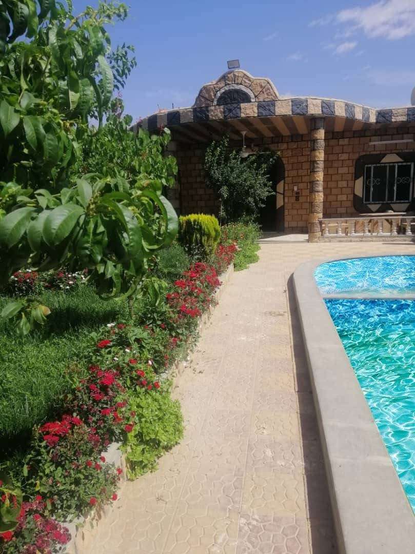 مزرعه بمساحة 400 م - دمشق