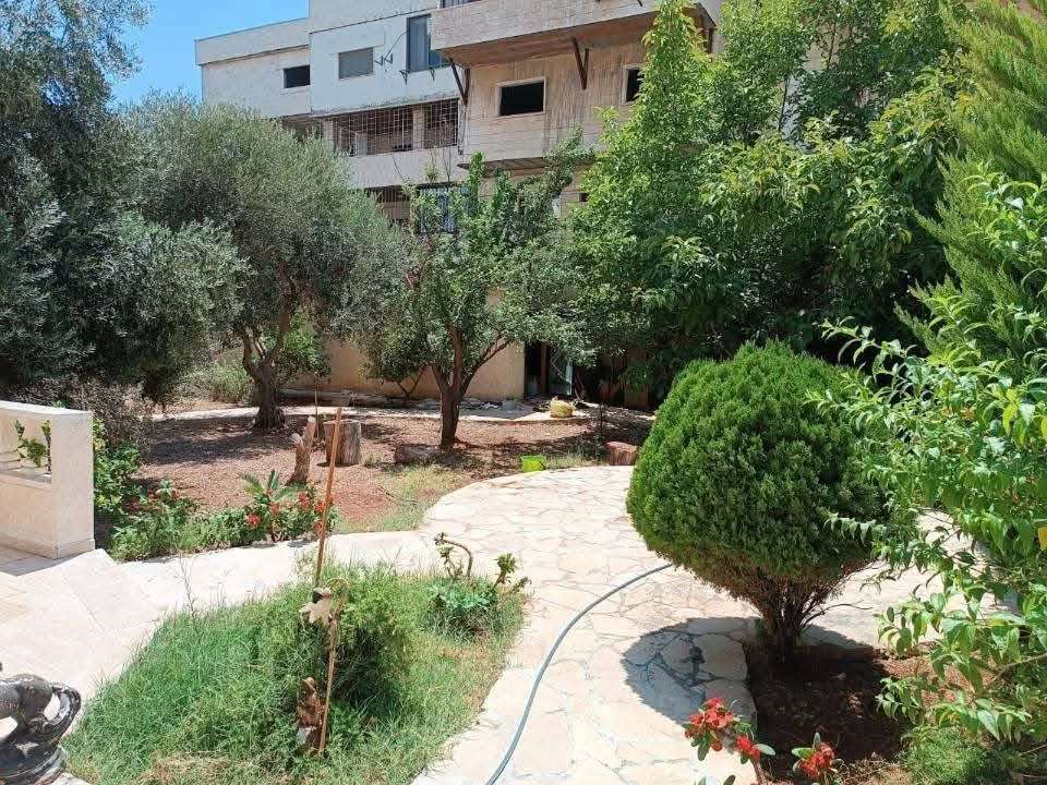 شقه ارضية +حديقة بمساحة 750 م - اللاذقية