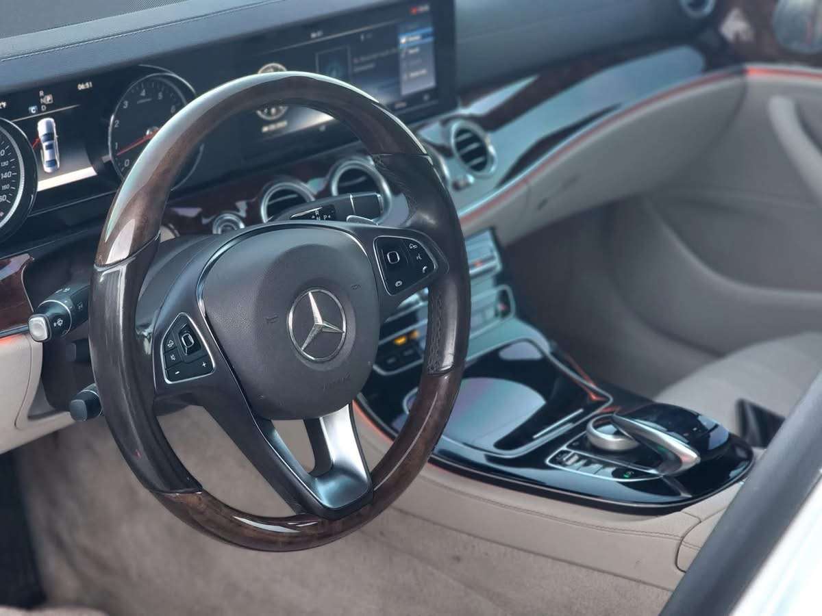 Mercedes E300 - دمشق - صورة 5