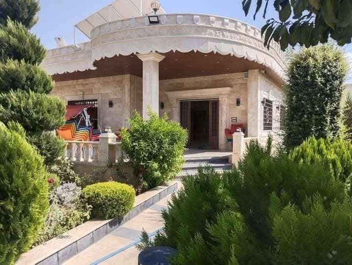 فيلا مع خديقة بمساحة دونم 150 م - دمشق