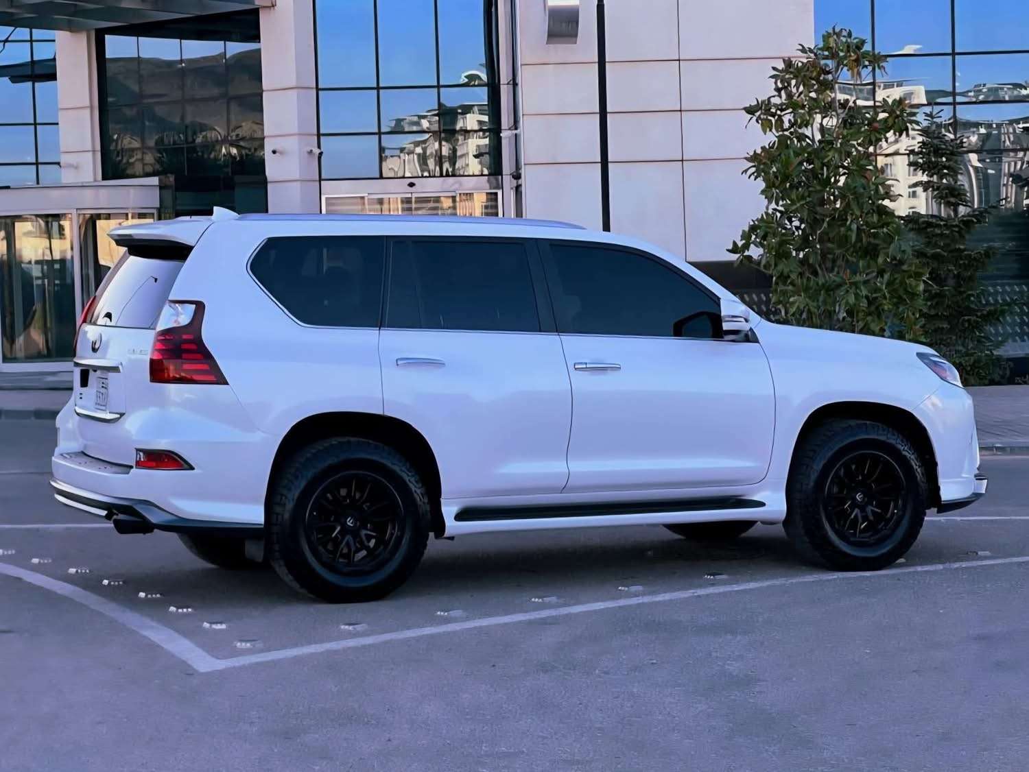 Lexus GX 460 - دمشق - صورة 3