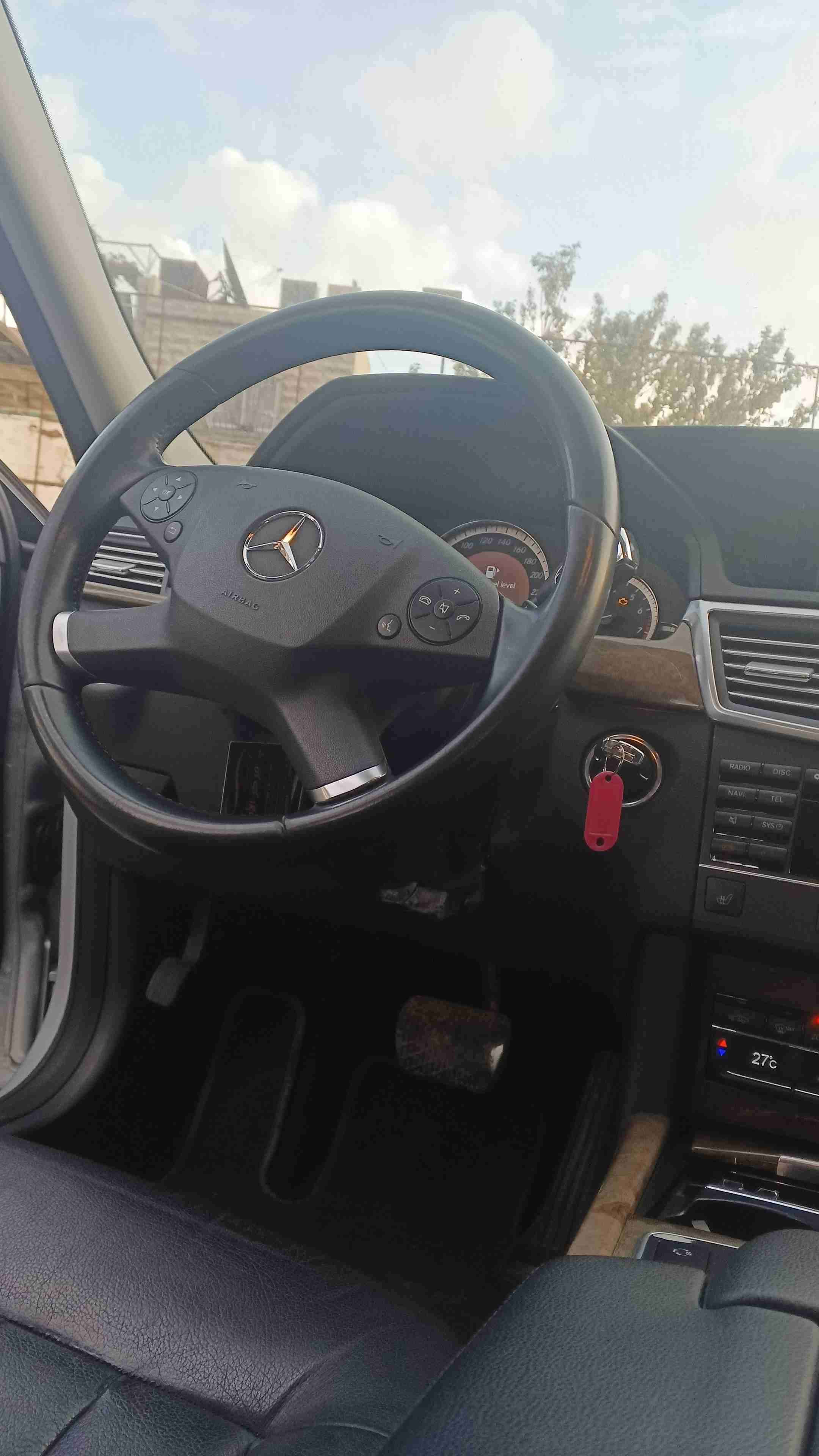 مرسيدس E300 2011 – E-Class – أوتوماتيك – 6 سلندر - دمشق - صورة 4