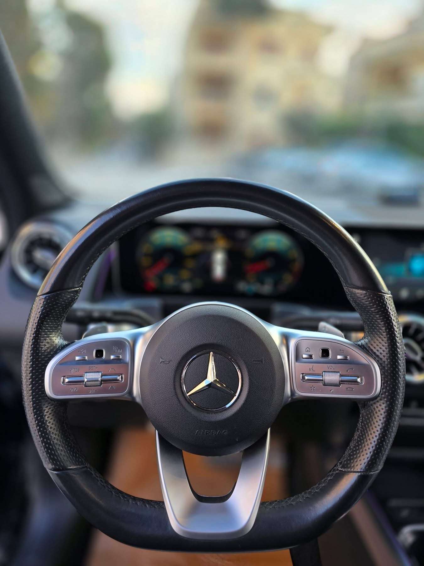 Mercedes GLB 250 - حلب - صورة 4