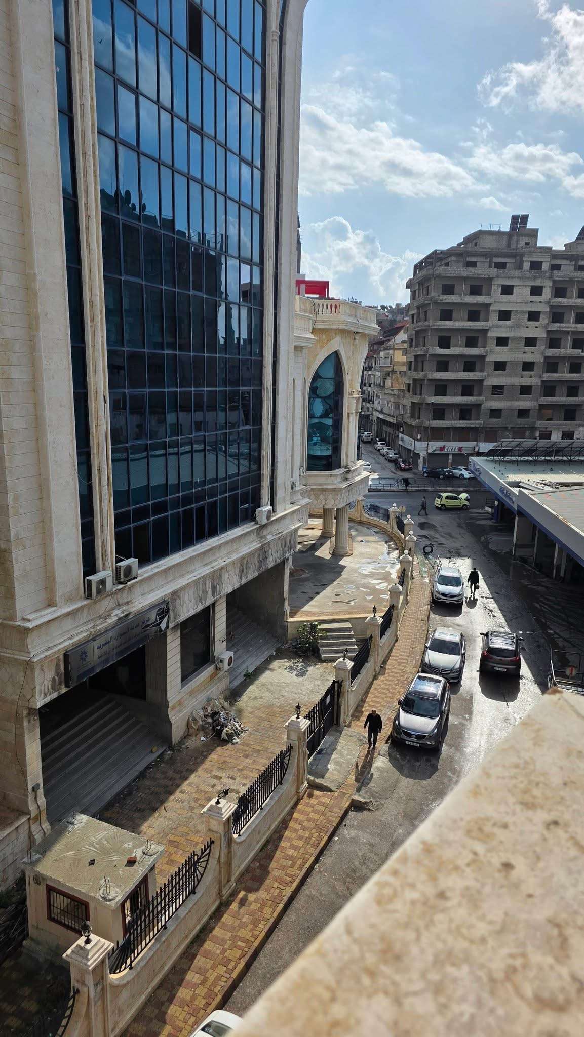 شقة على العظم مساحة 145 - اللاذقية - صورة 3