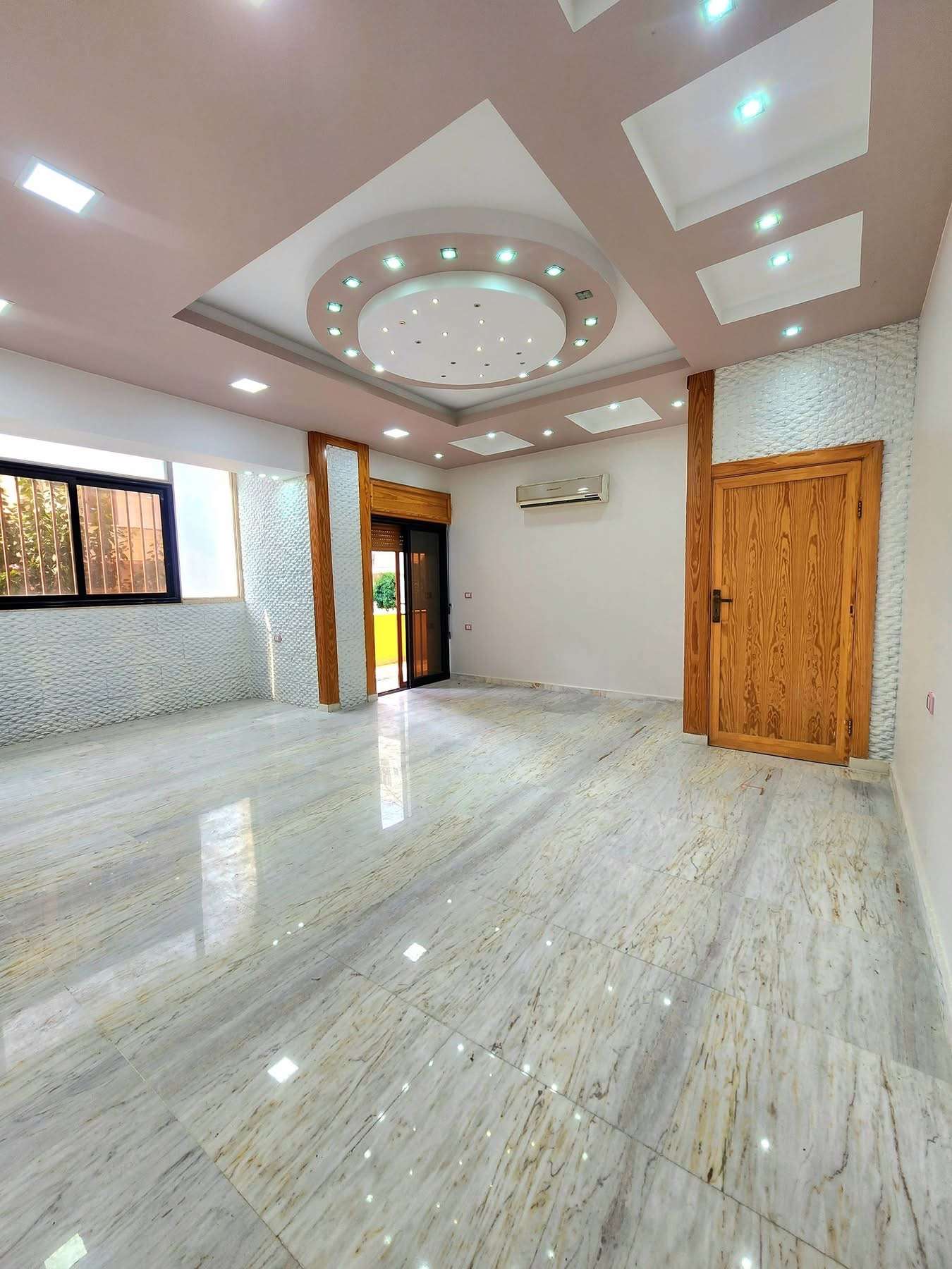شقة ارضية بمساحة كلية 210 م - طرطوس - صورة 2