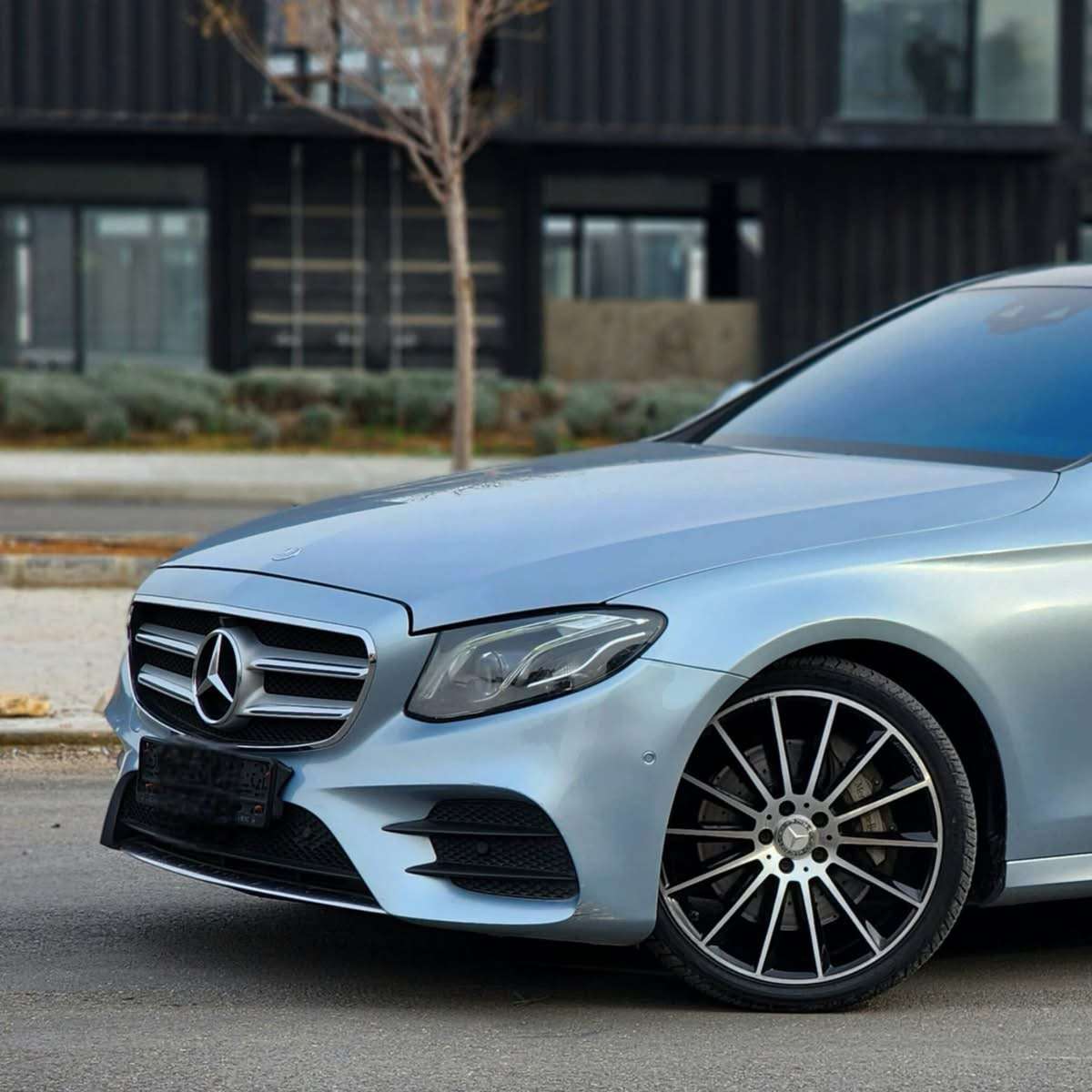 Mercedes E300 - دمشق
