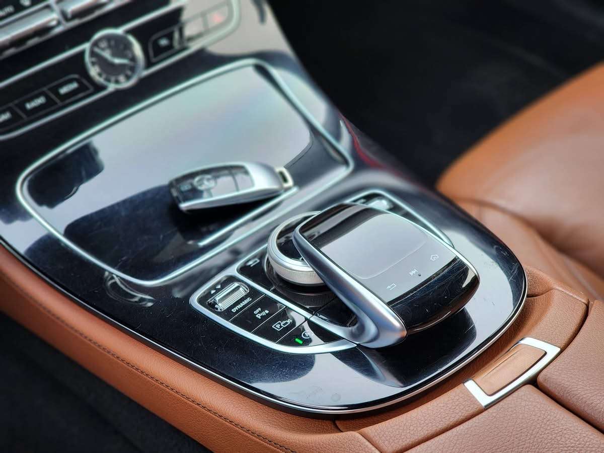 Mercedes E300 - دمشق - صورة 4