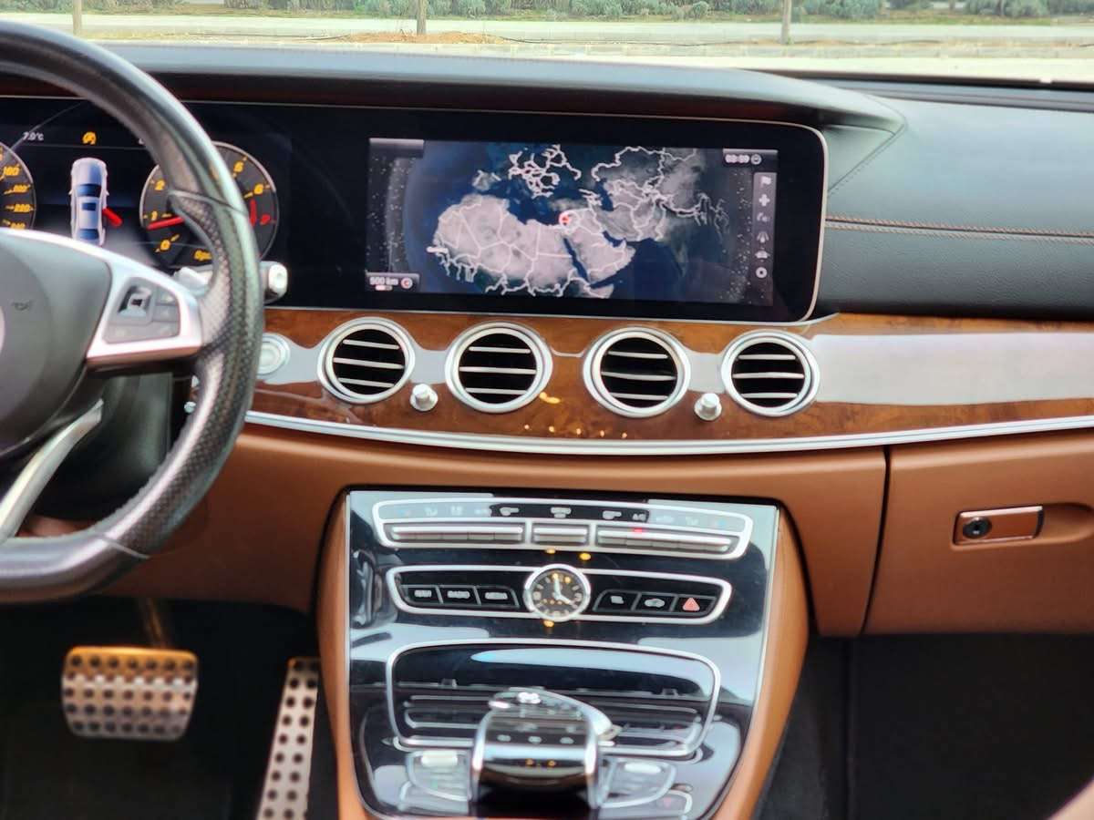 Mercedes E300 - دمشق - صورة 5