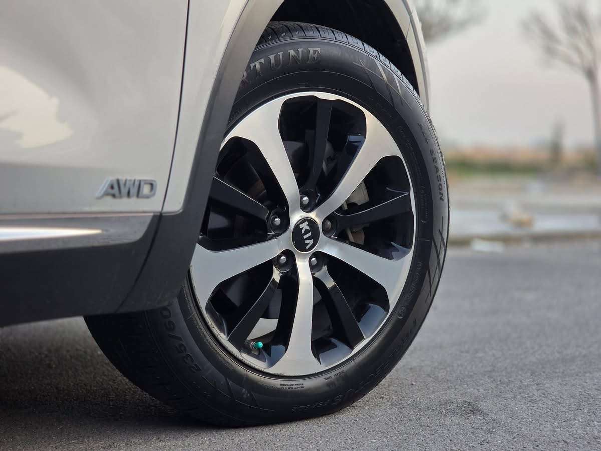 KIA Sorento - دمشق - صورة 5