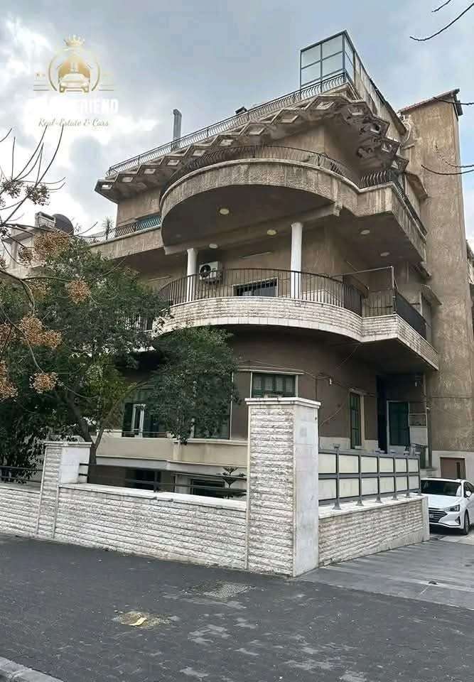 شقة بمساحة 300 م - دمشق