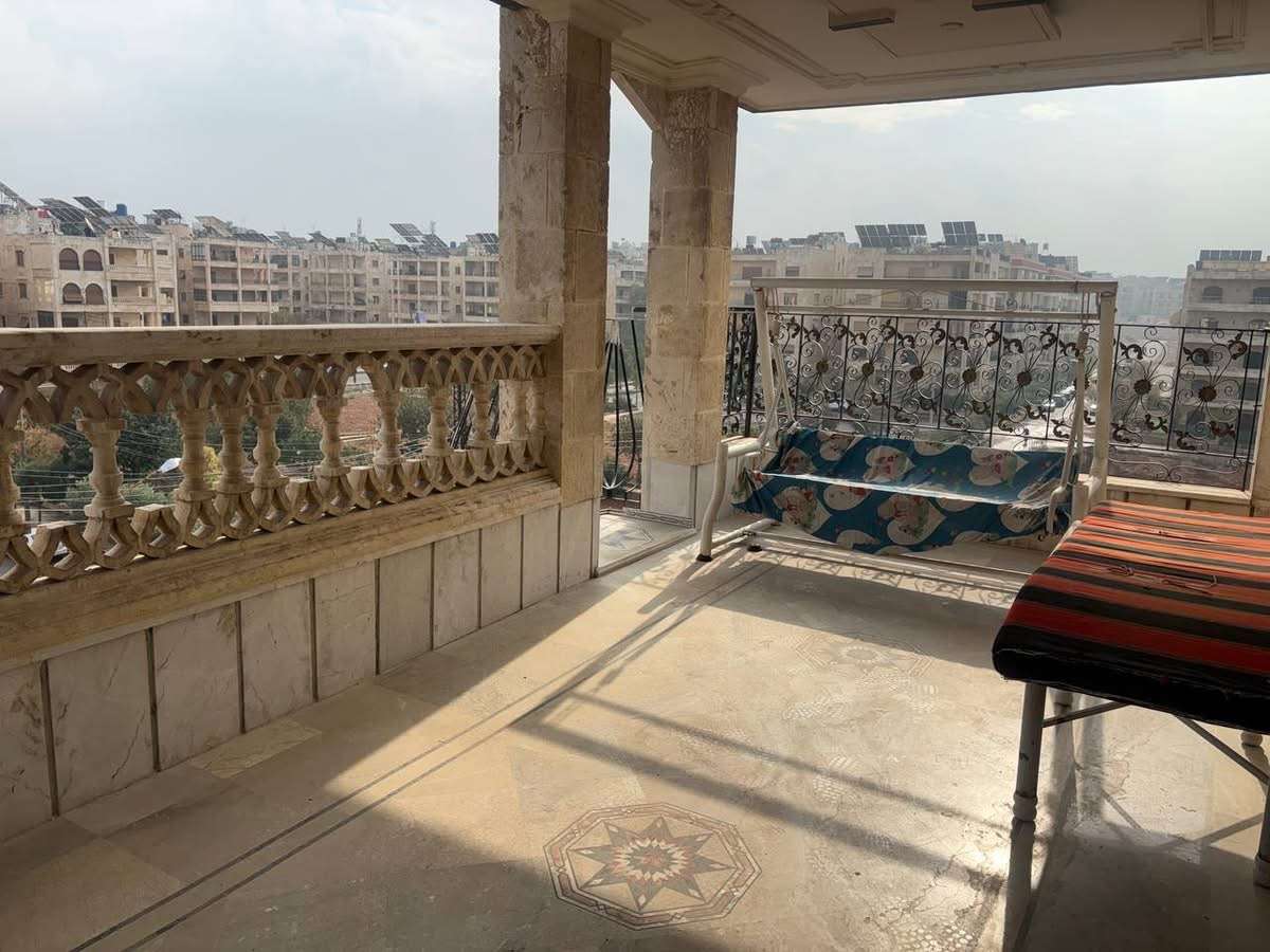 شقة بمساحة 300 م - حلب