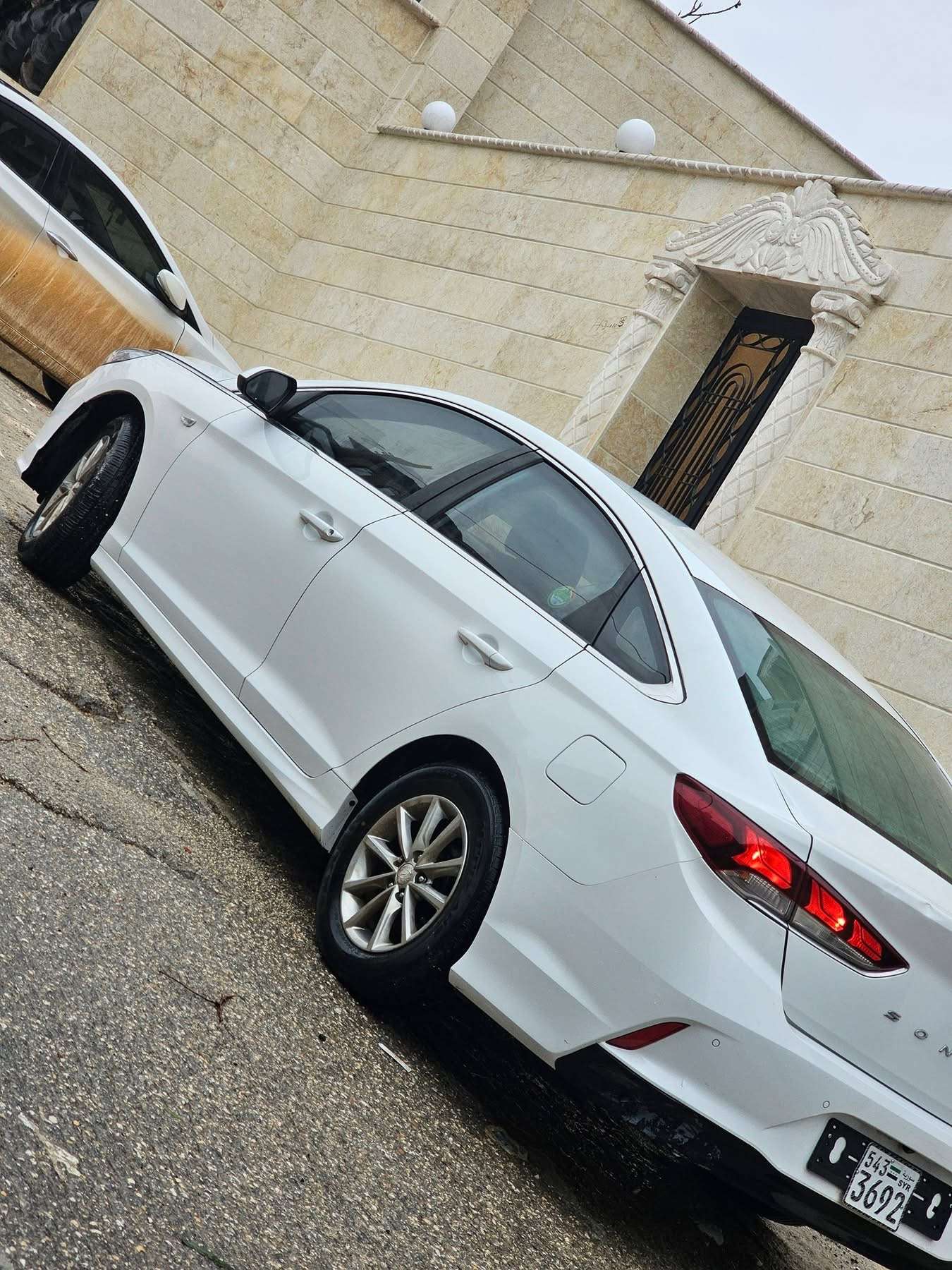 Hyundai Sonata - بنش - صورة 4