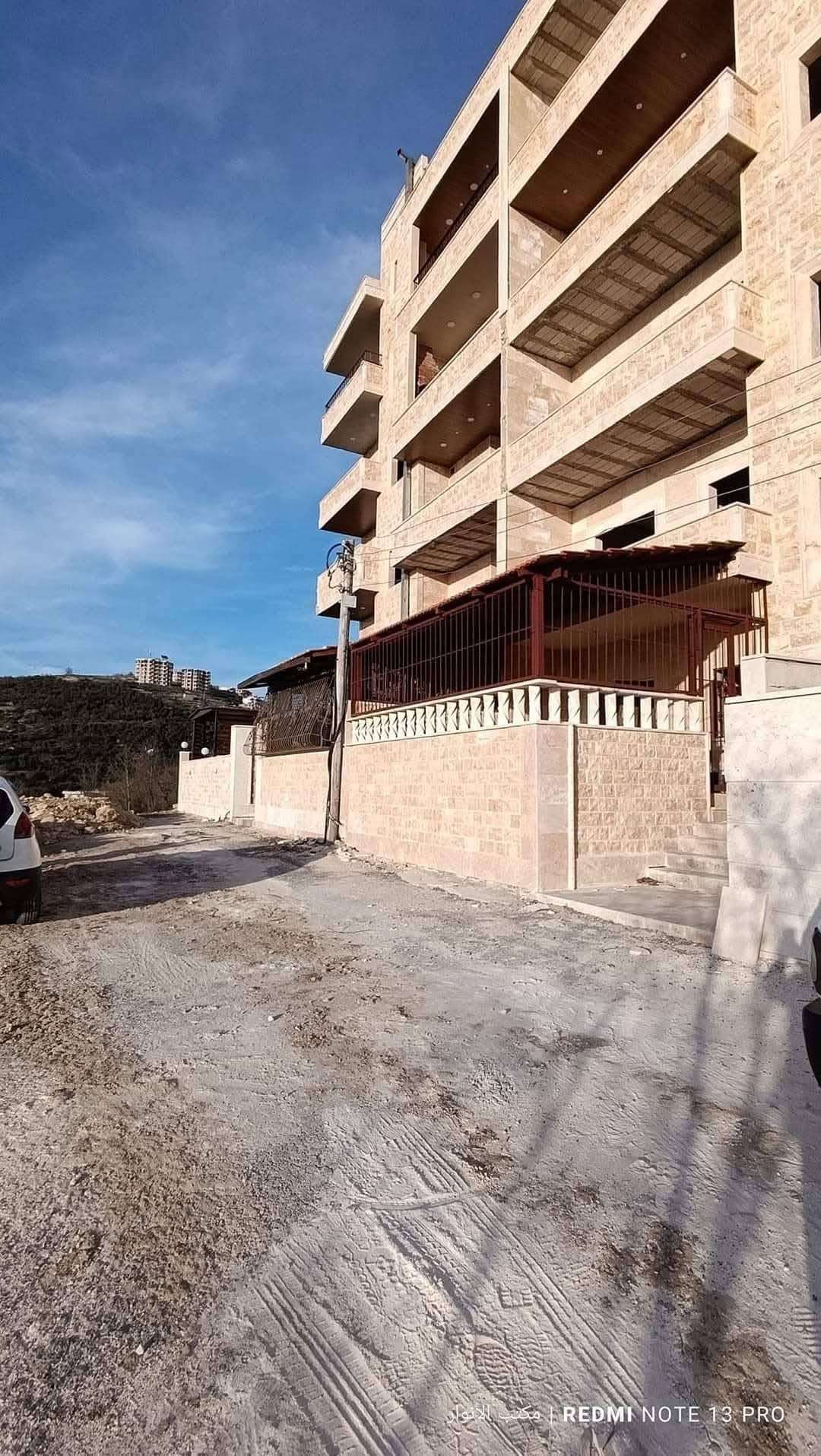 شقة سكنية بمساحة 110 م - صلنفة - صورة 2