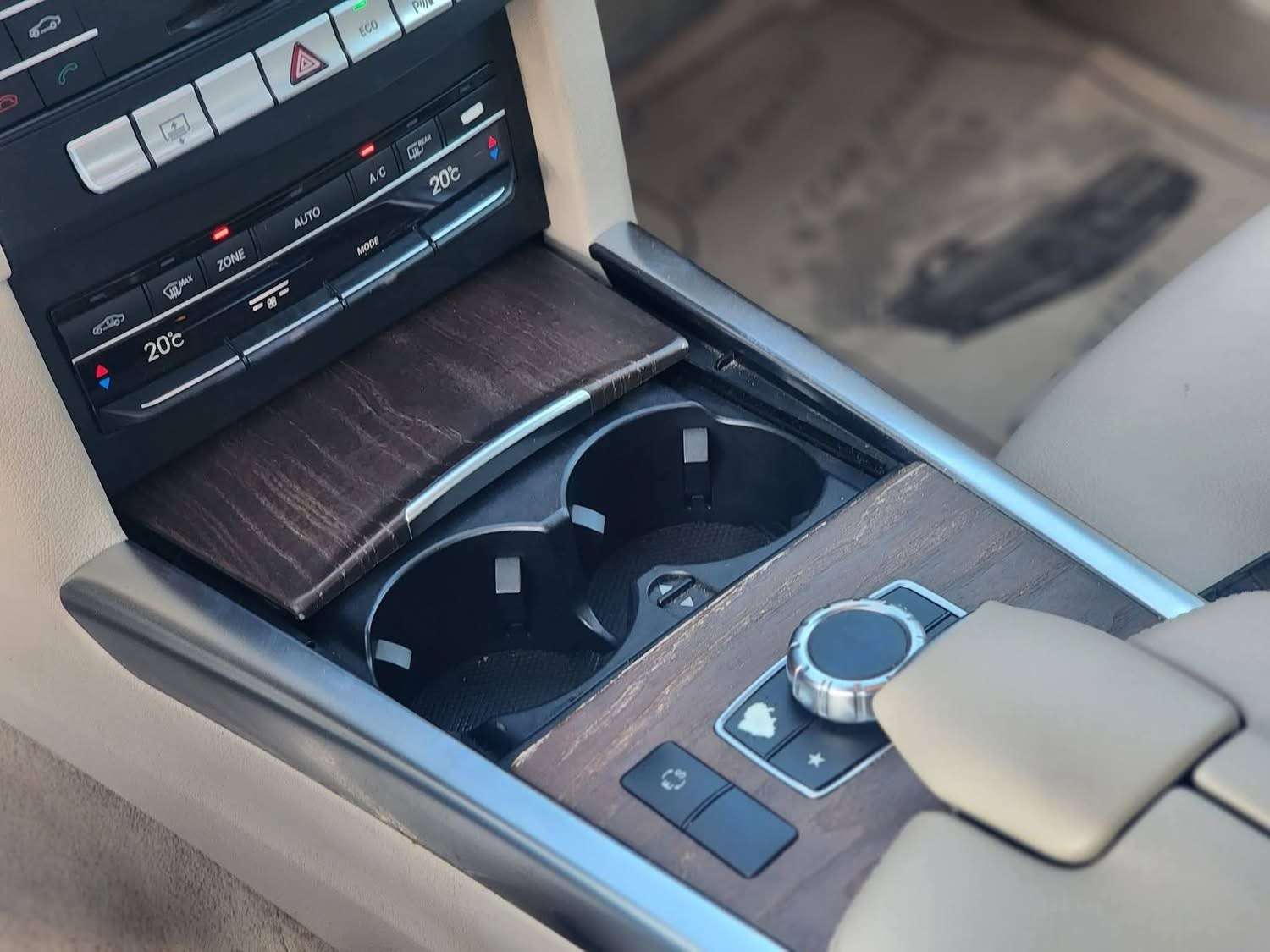Mercedes E200 - دمشق - صورة 5
