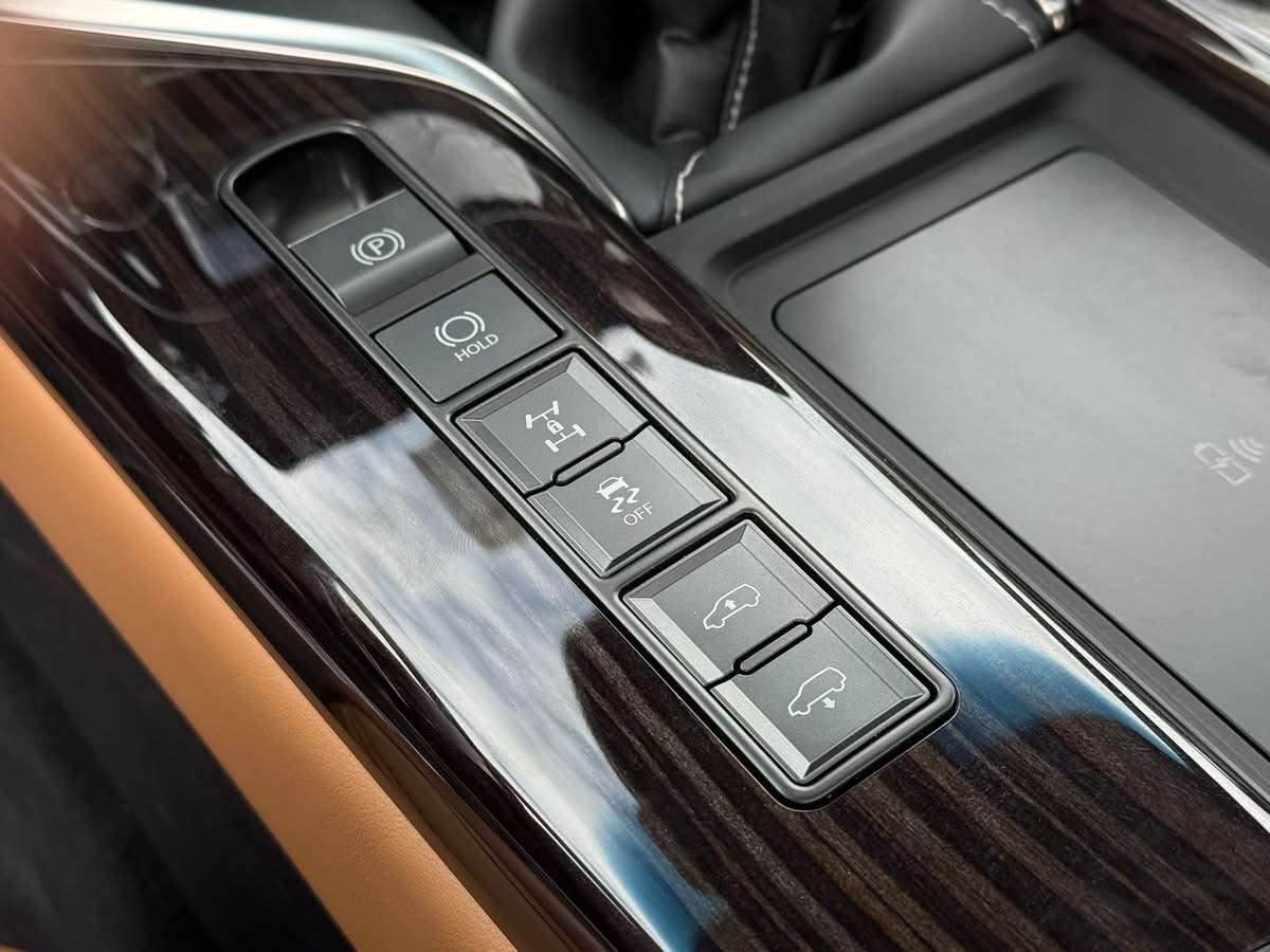 Lexus LX600 - دمشق - صورة 5