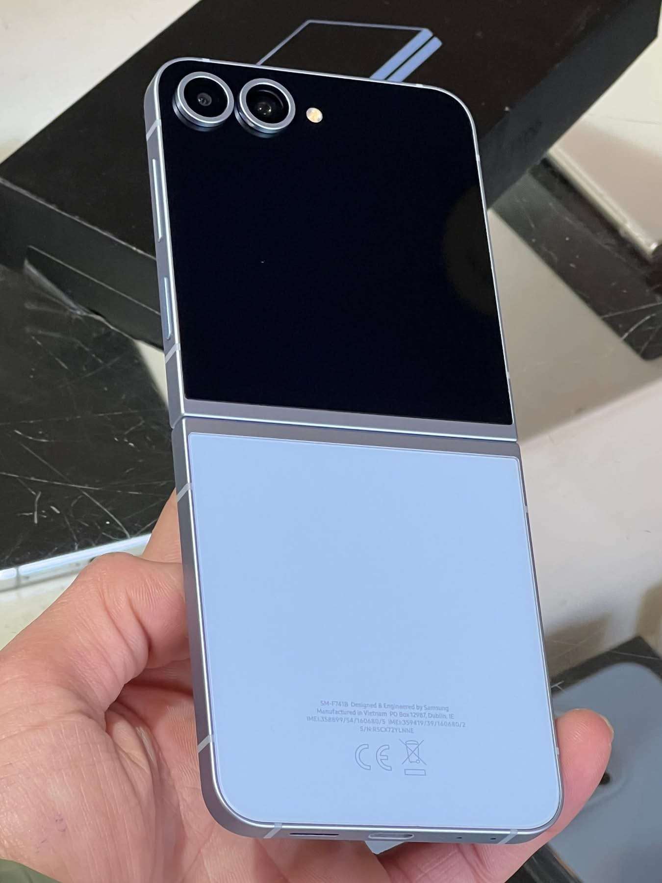 Galaxy Z Flip 6 - طرطوس