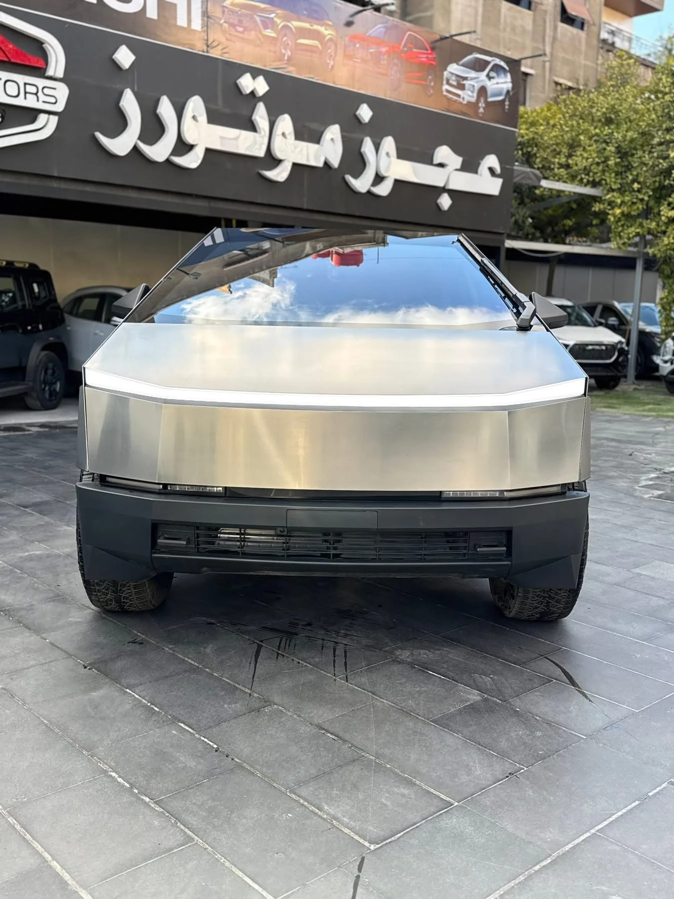 Tesla Cybertruck - دمشق