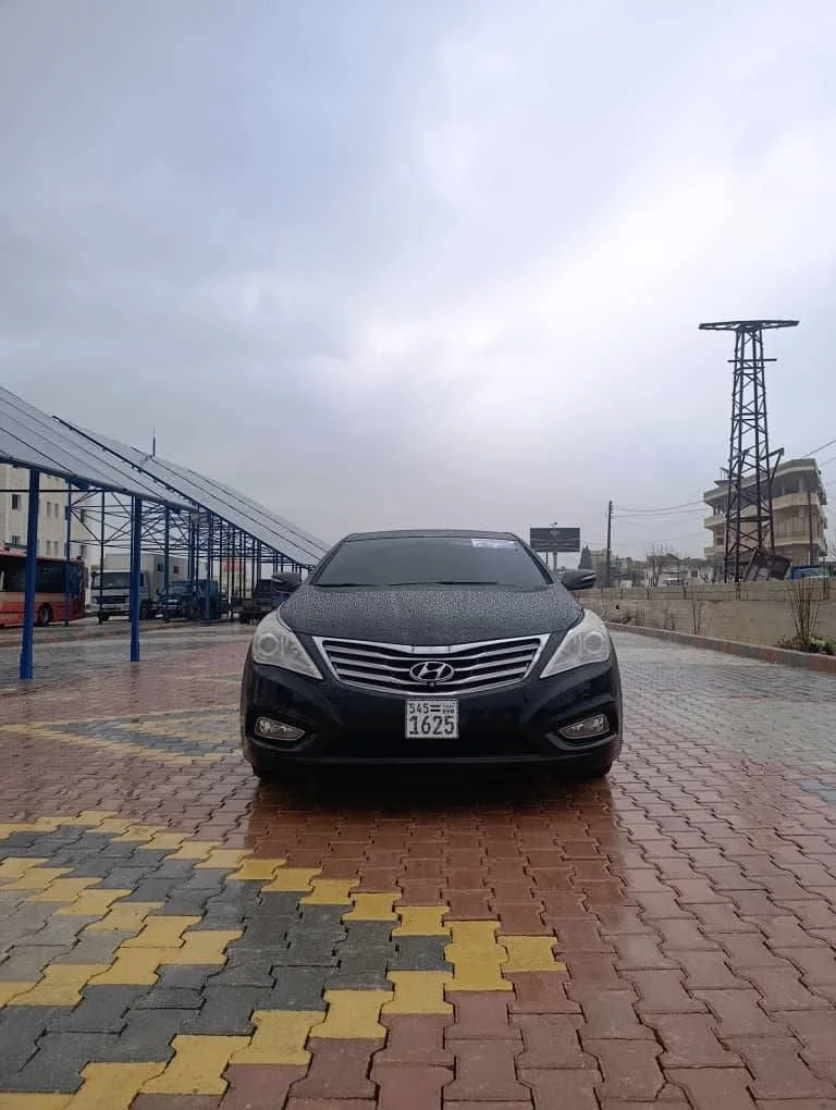 Hyundai Azera - بنش - صورة 3
