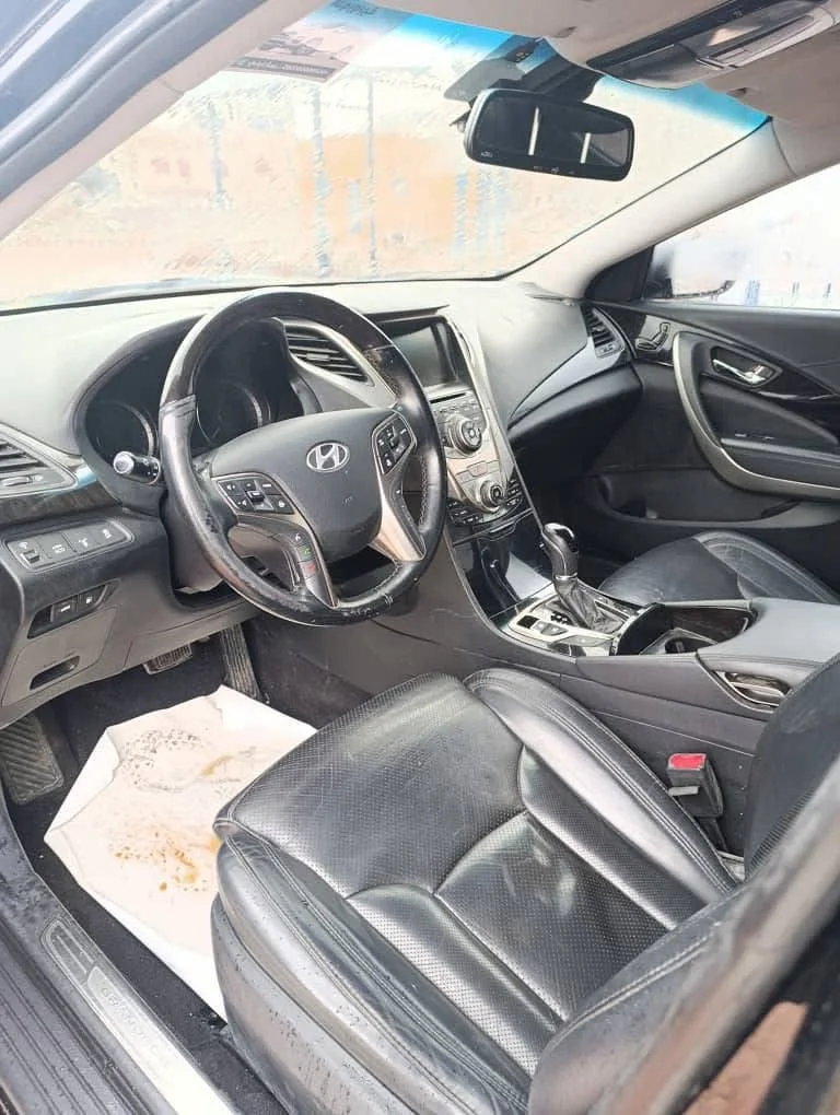 Hyundai Azera - بنش - صورة 5