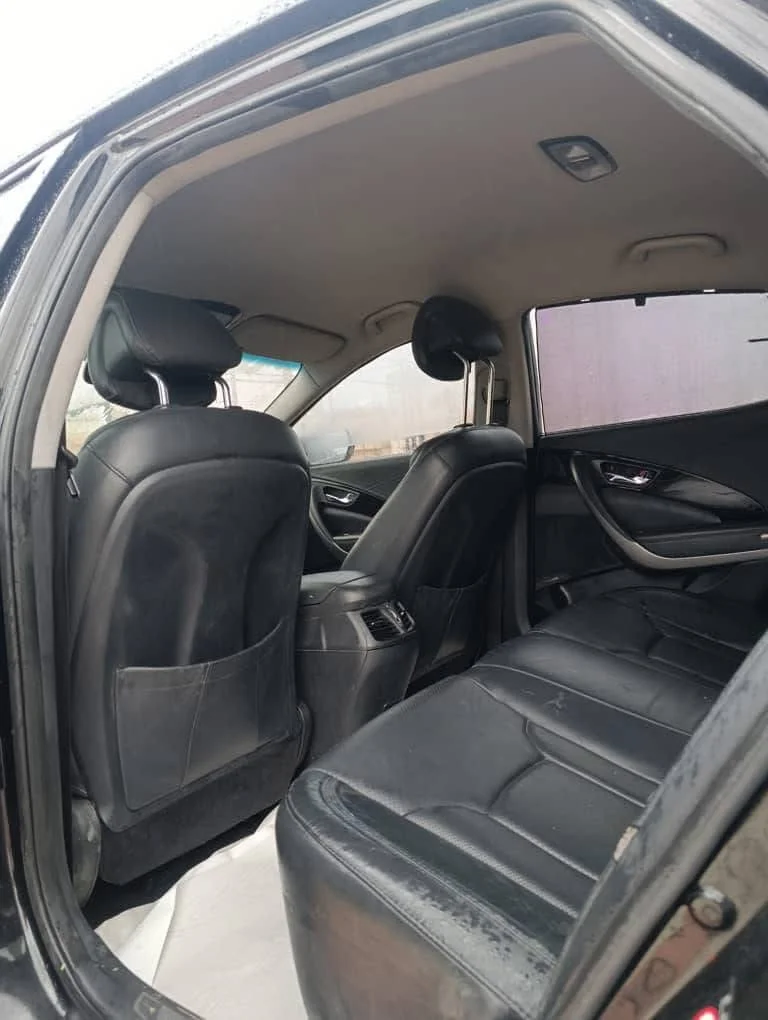 Hyundai Azera - بنش - صورة 6