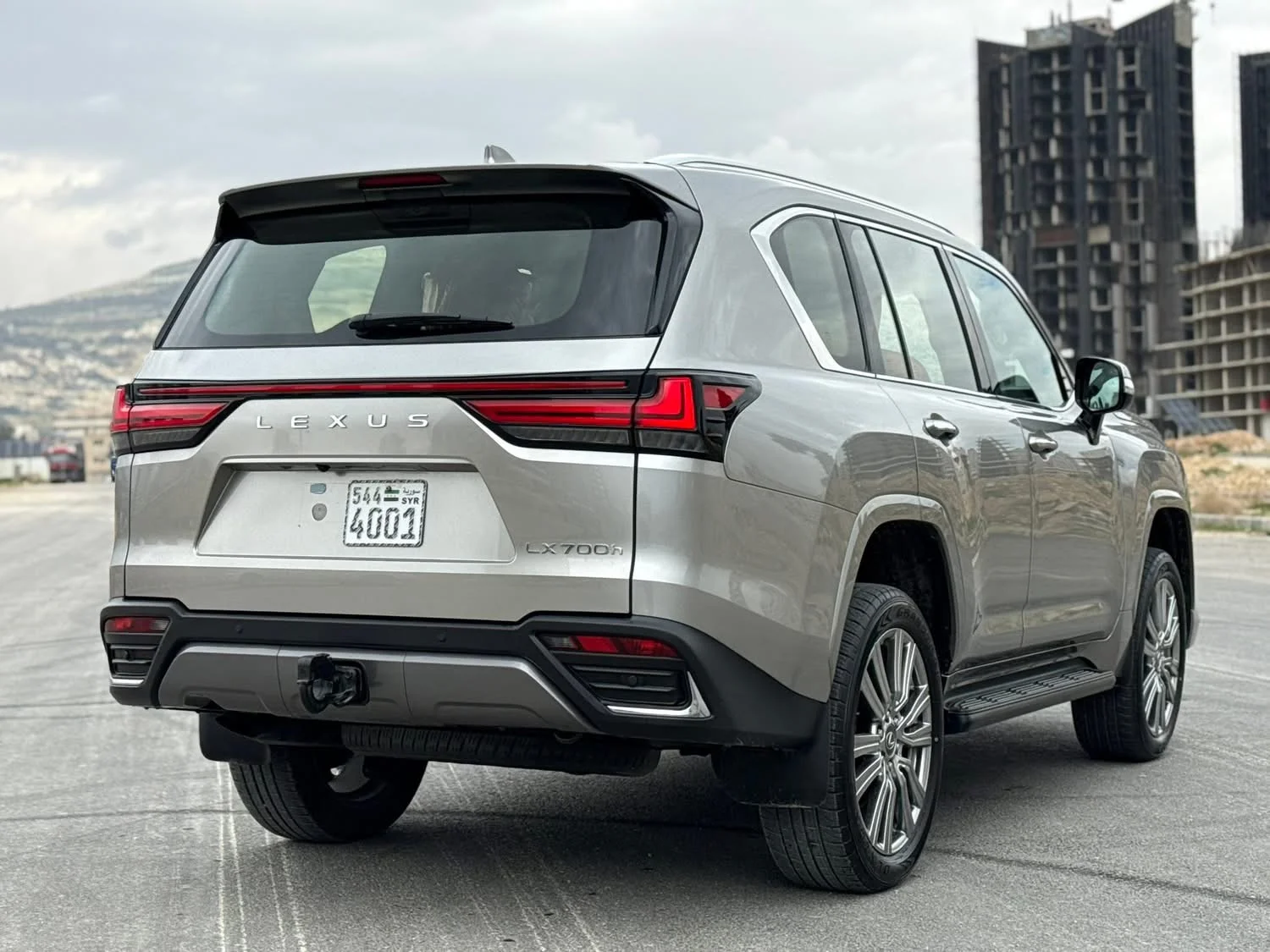 Lexus LX700h - دمشق - صورة 4
