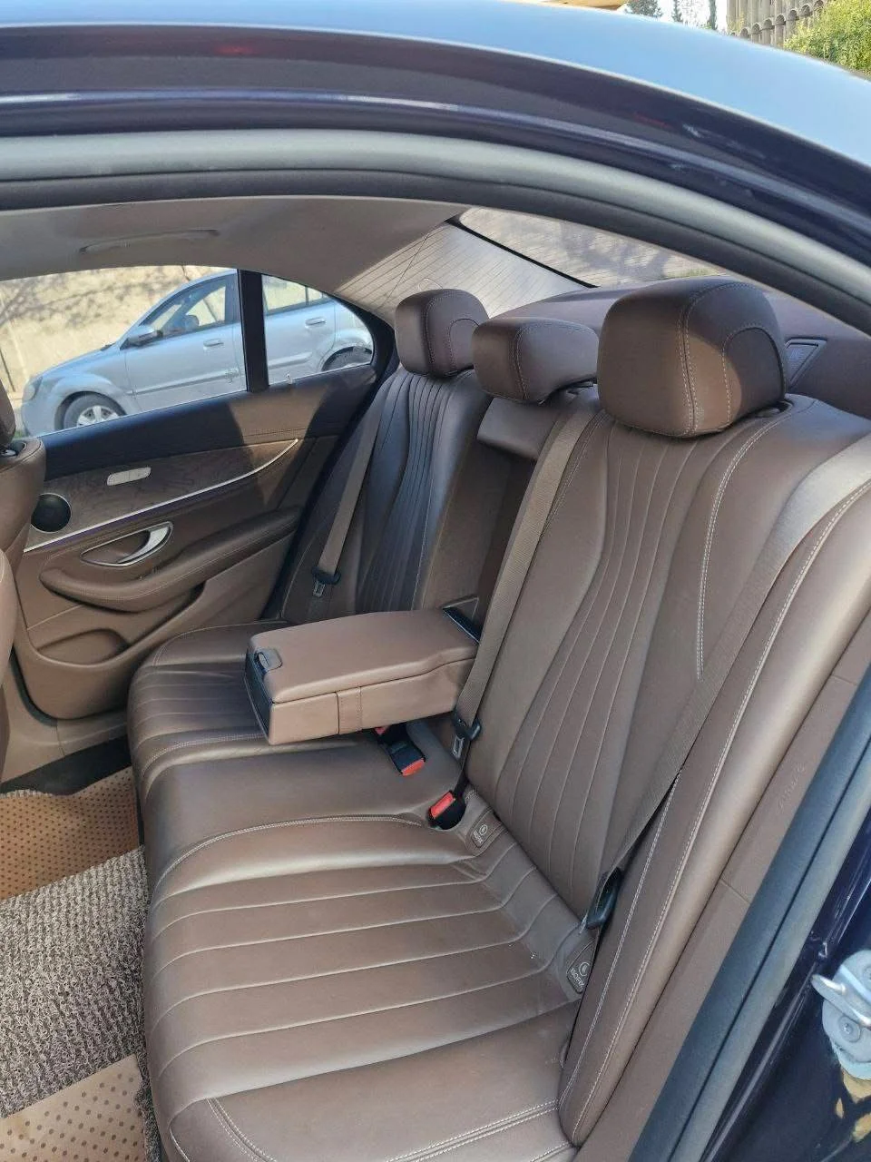 Mercedes-Benz E300 4Matic - دمشق - صورة 3