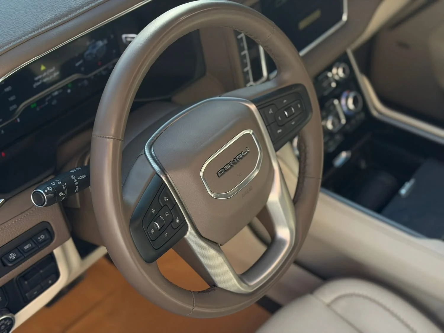 GMC Yukon Denali - حلب - صورة 6