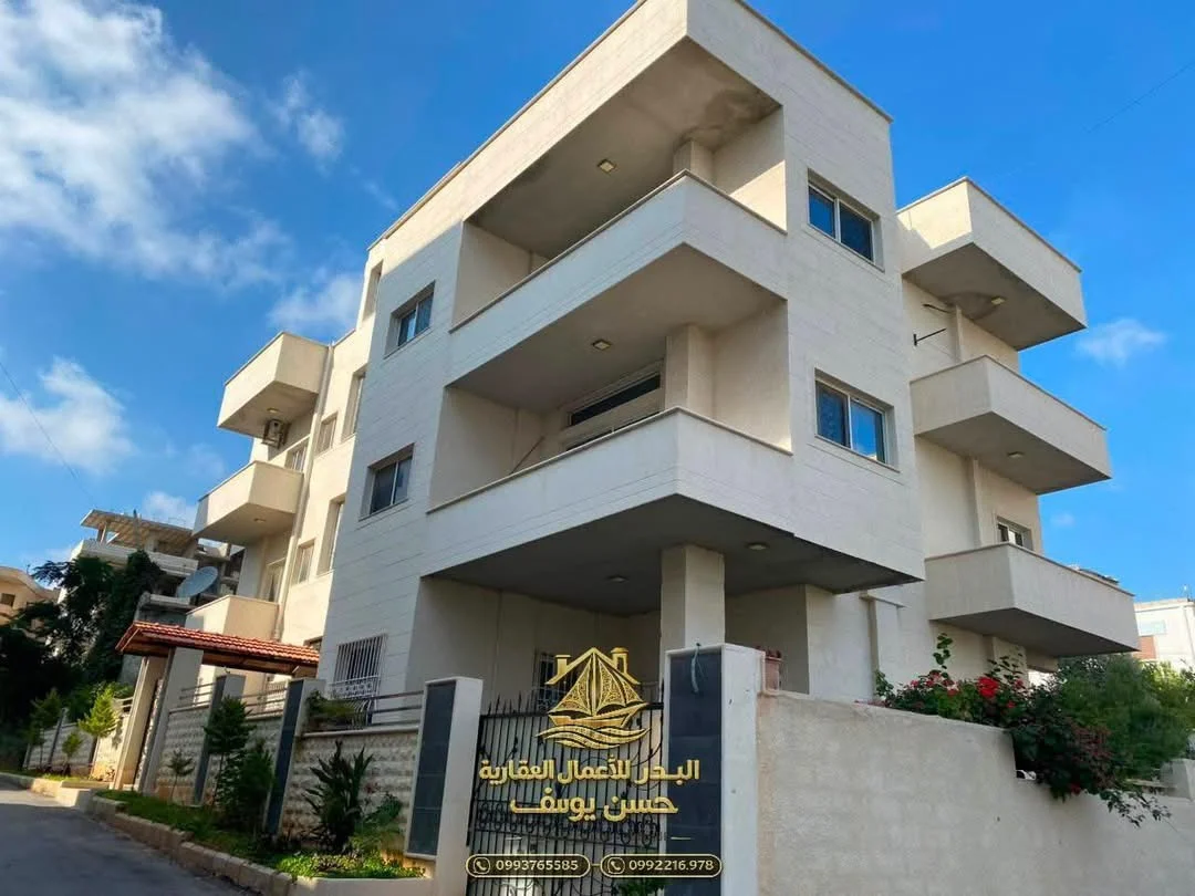 فيلا 3 طوابق بمساحة بناء 750 م - اللاذقية