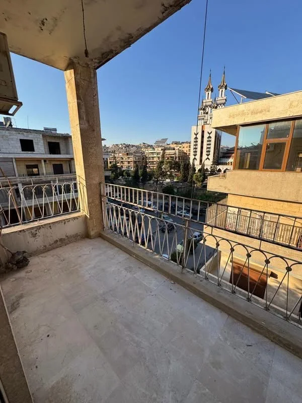 شقة للبيع بموقع مميز - حلب