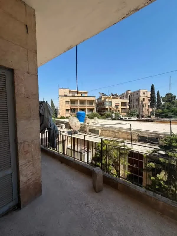 شقة بمساحة 150 - حلب - صورة 2