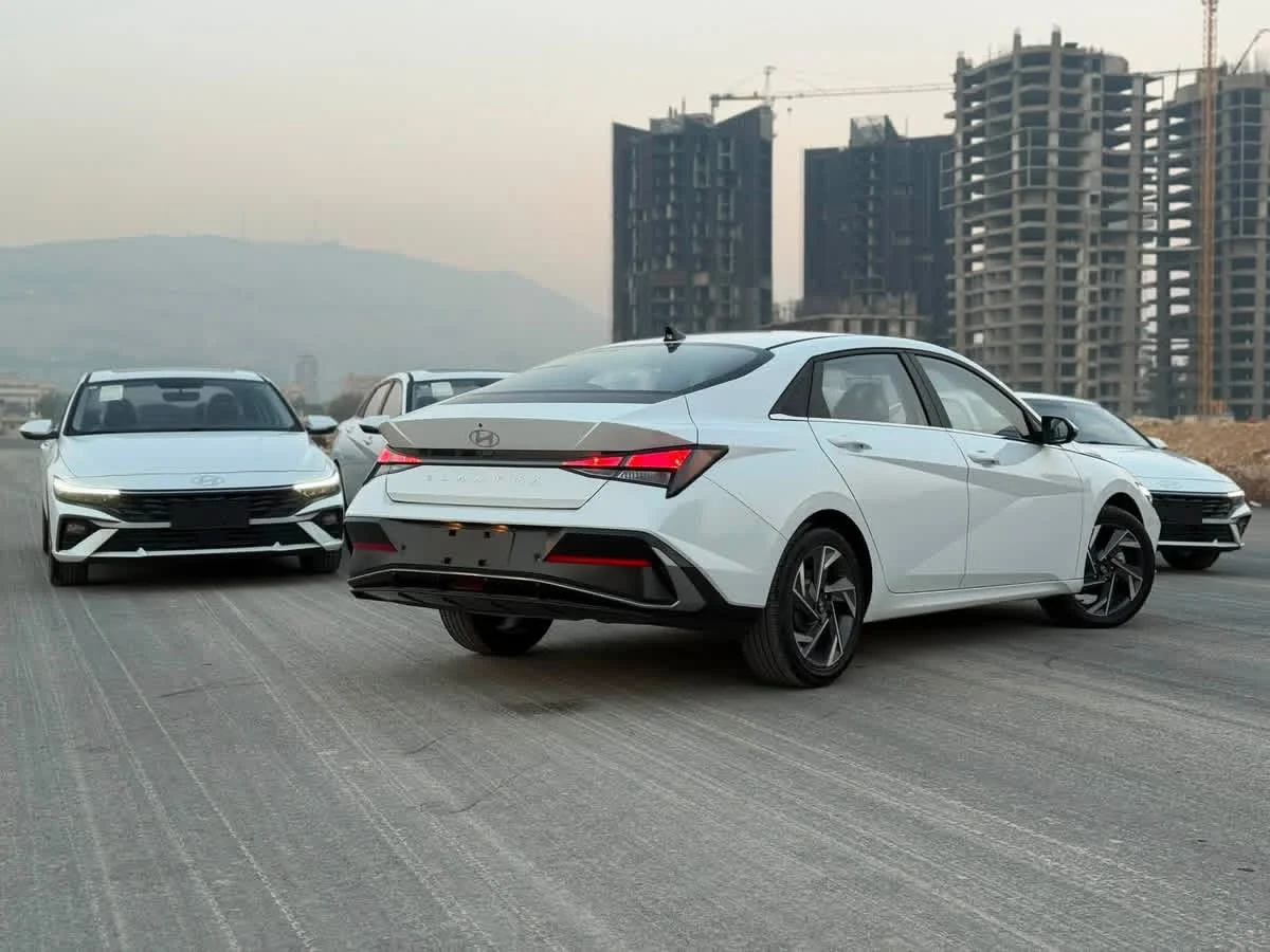 Hyundai Elantra - دمشق - صورة 5