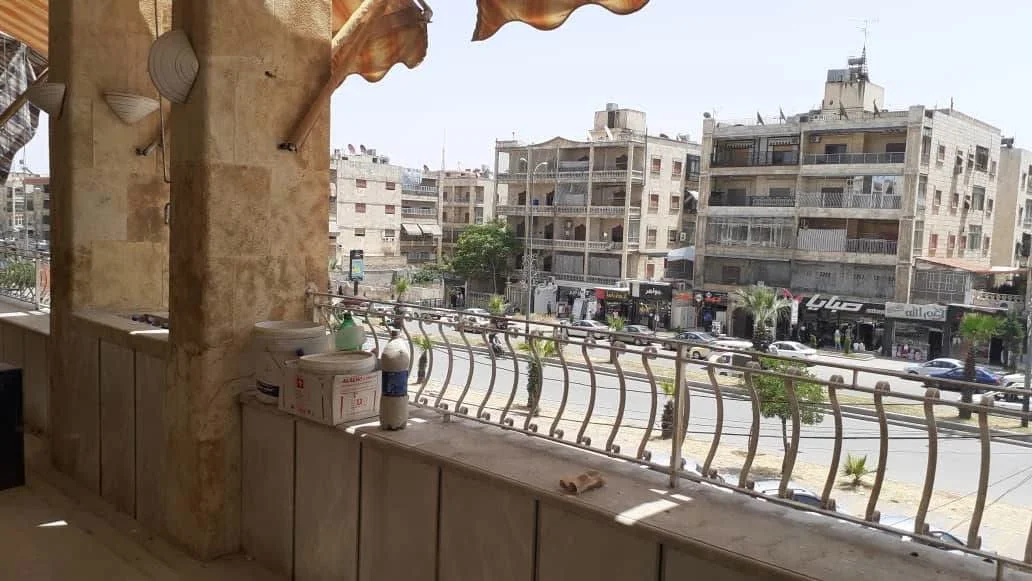 شقة بمساحة 325 - حلب