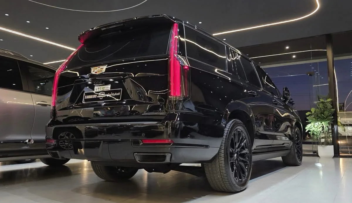 Cadillac Escalade Sport Paltinum Black Edetion - حمص - صورة 2