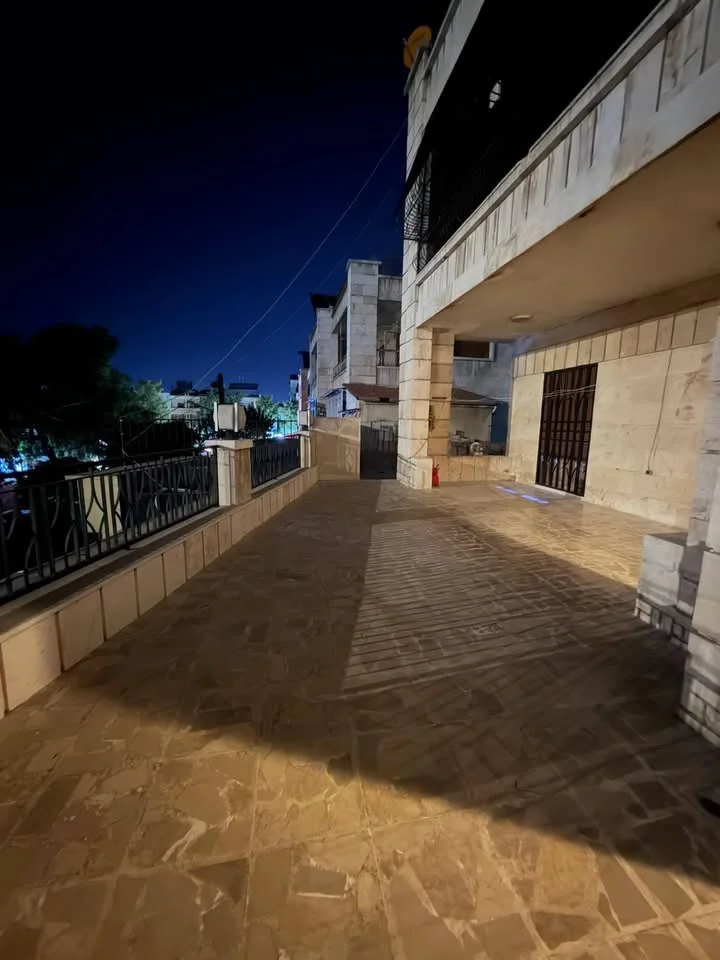 شقة بمساحة 300 م - حلب