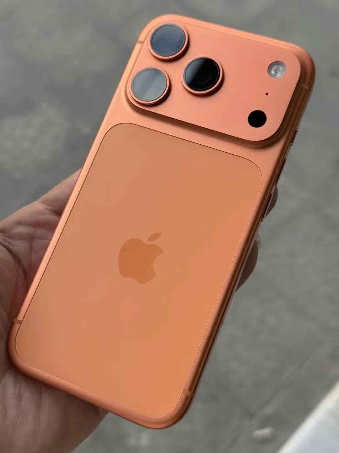 iPhone 17 Pro - حمص