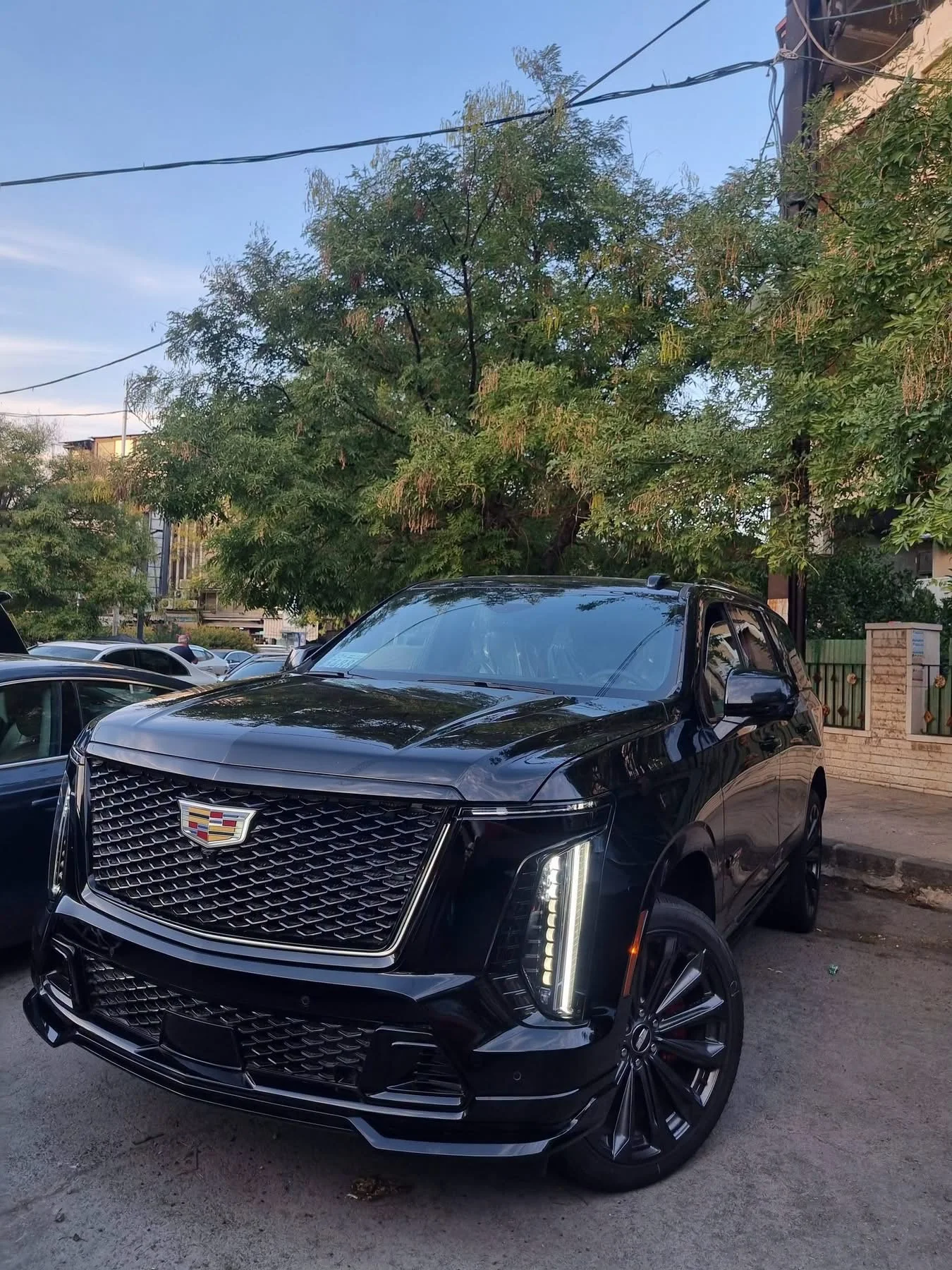 Cadillac ESCALADE-V - دمشق - صورة 2