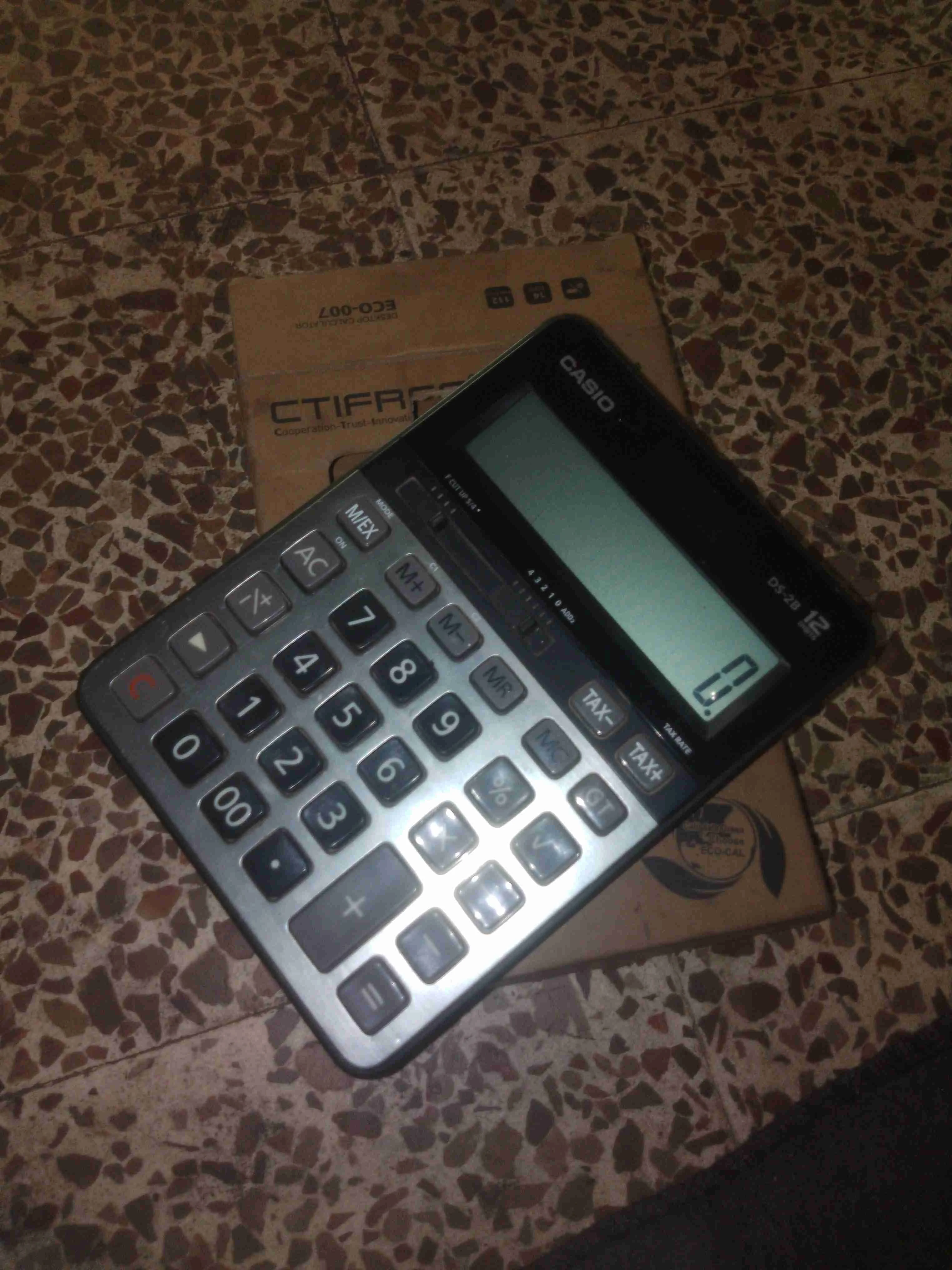 الت حاثيبة لليبع ماركت Casio مستعمل بحالة جيدا تشحن تلقائي من الضائ - أرمناز