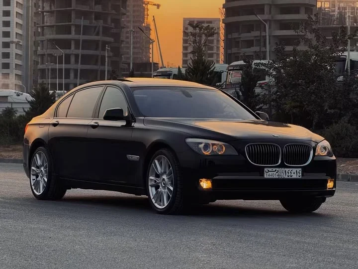 BMW 740 li - حماة